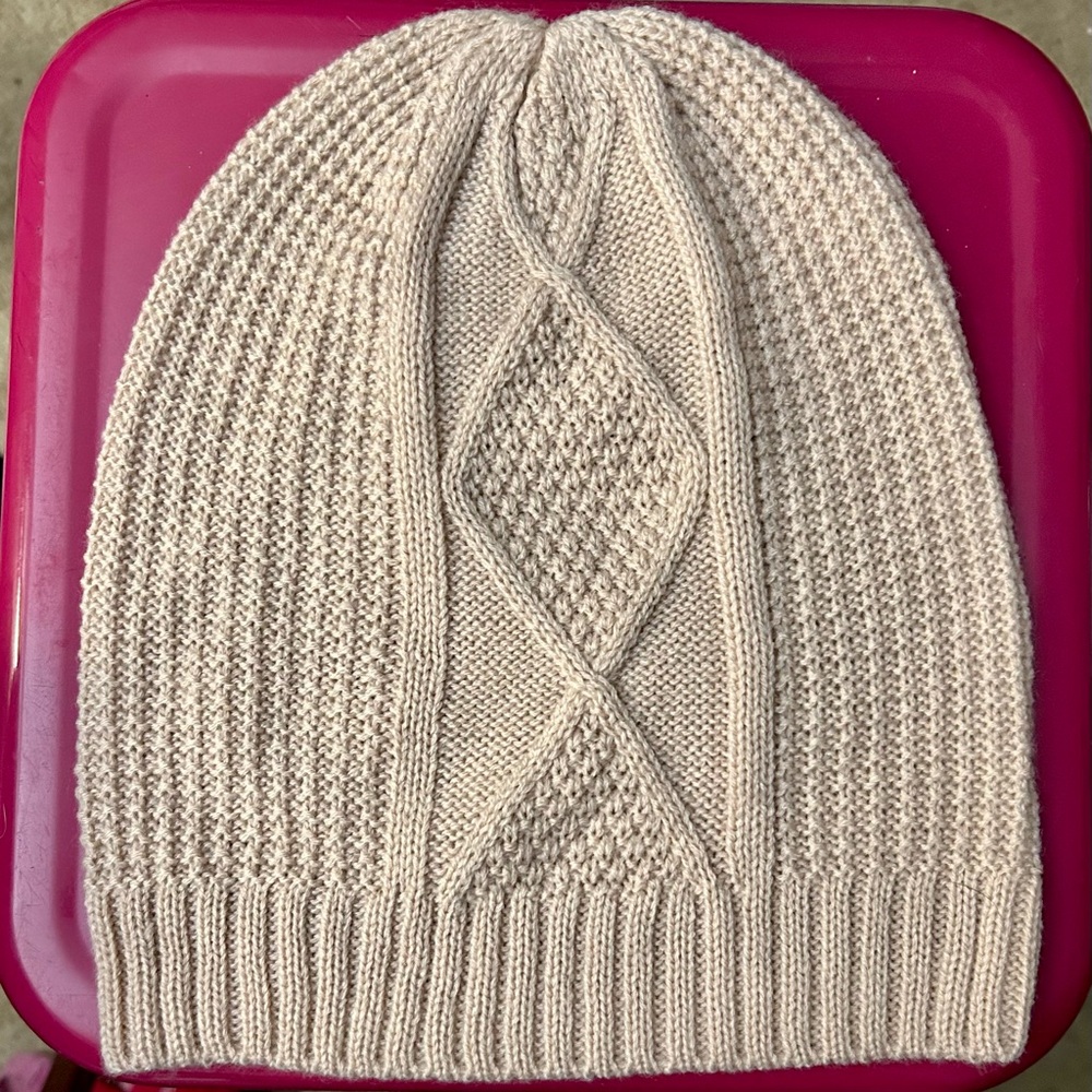 The Jetset Diaries - TJD - slouchy beanie in “dusty rose”.